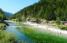The bathing beach is located directly on the Ybbs river, © Gemeinde Hollenstein an der Ybbs